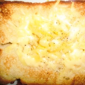 チーズ＆ペッパーのトースト